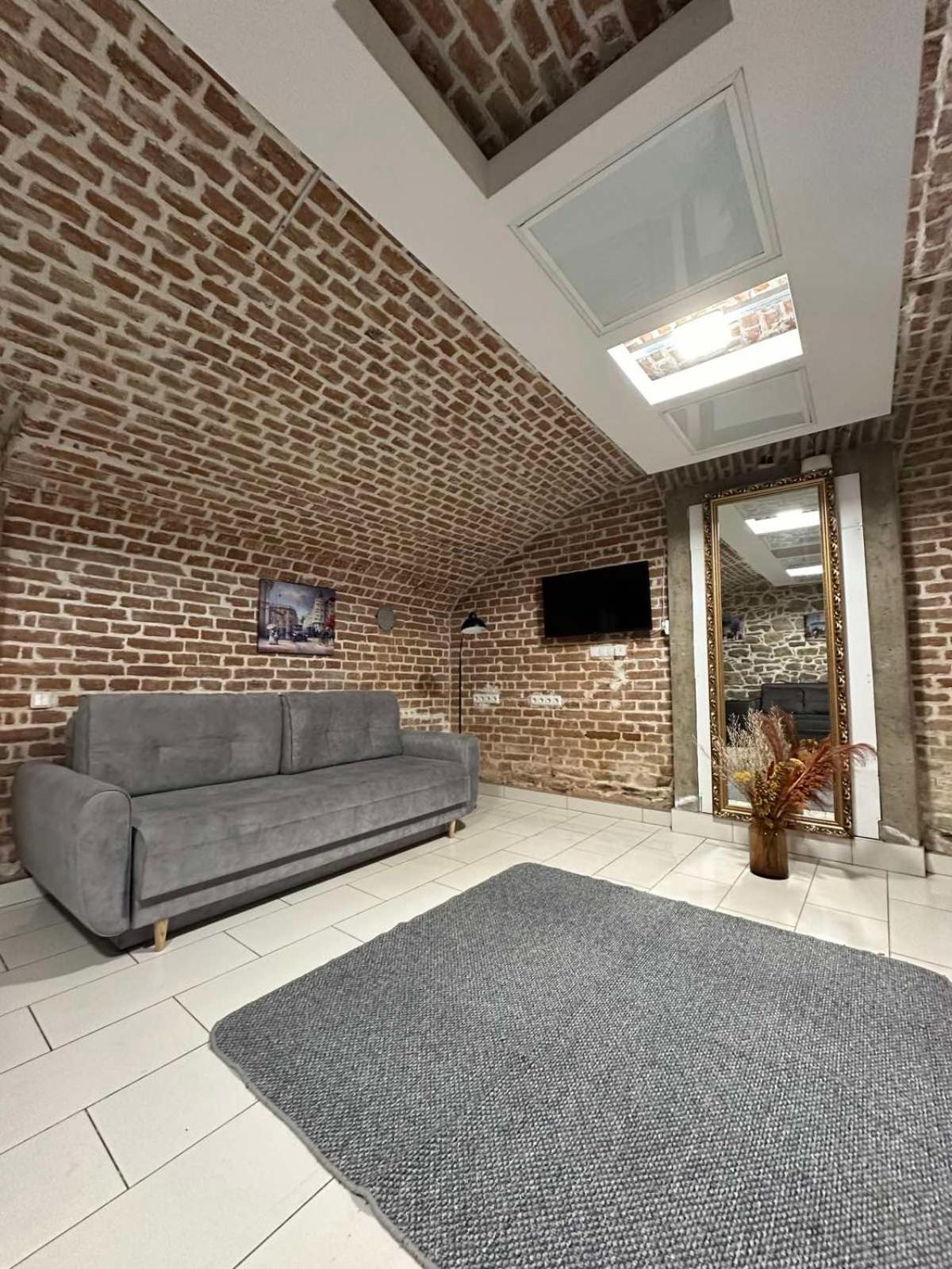Apartamento 2Х Кім-Й Loft На Площі Філармонії By Willox Chernivtsi Exterior foto