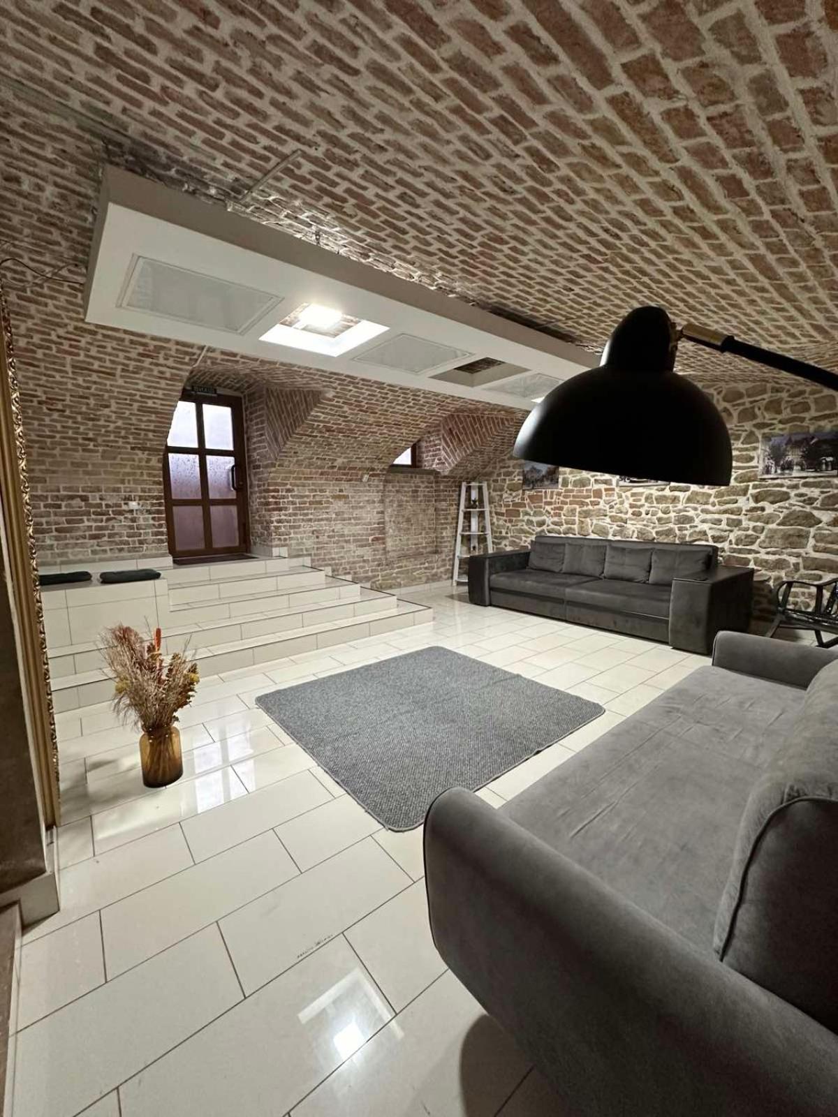 Apartamento 2Х Кім-Й Loft На Площі Філармонії By Willox Chernivtsi Exterior foto